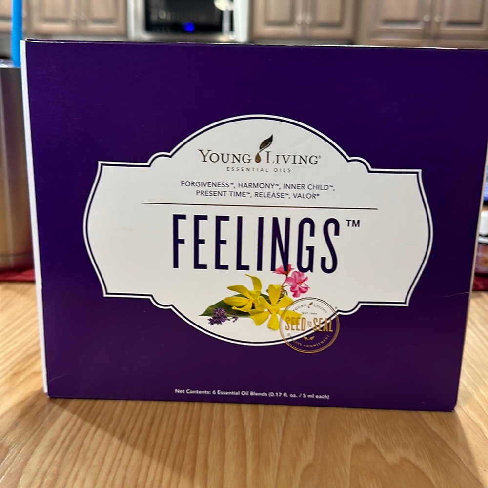 Young Living  FEELINGS KIT - ESSENTIAL OIL COLLECTION